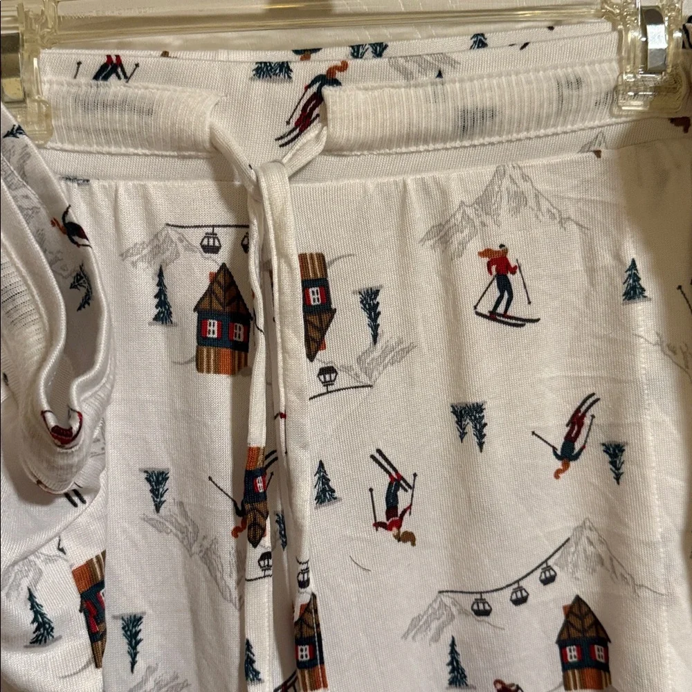 Women's White Ski Print Pajama Pants - Picture 7 of 7
